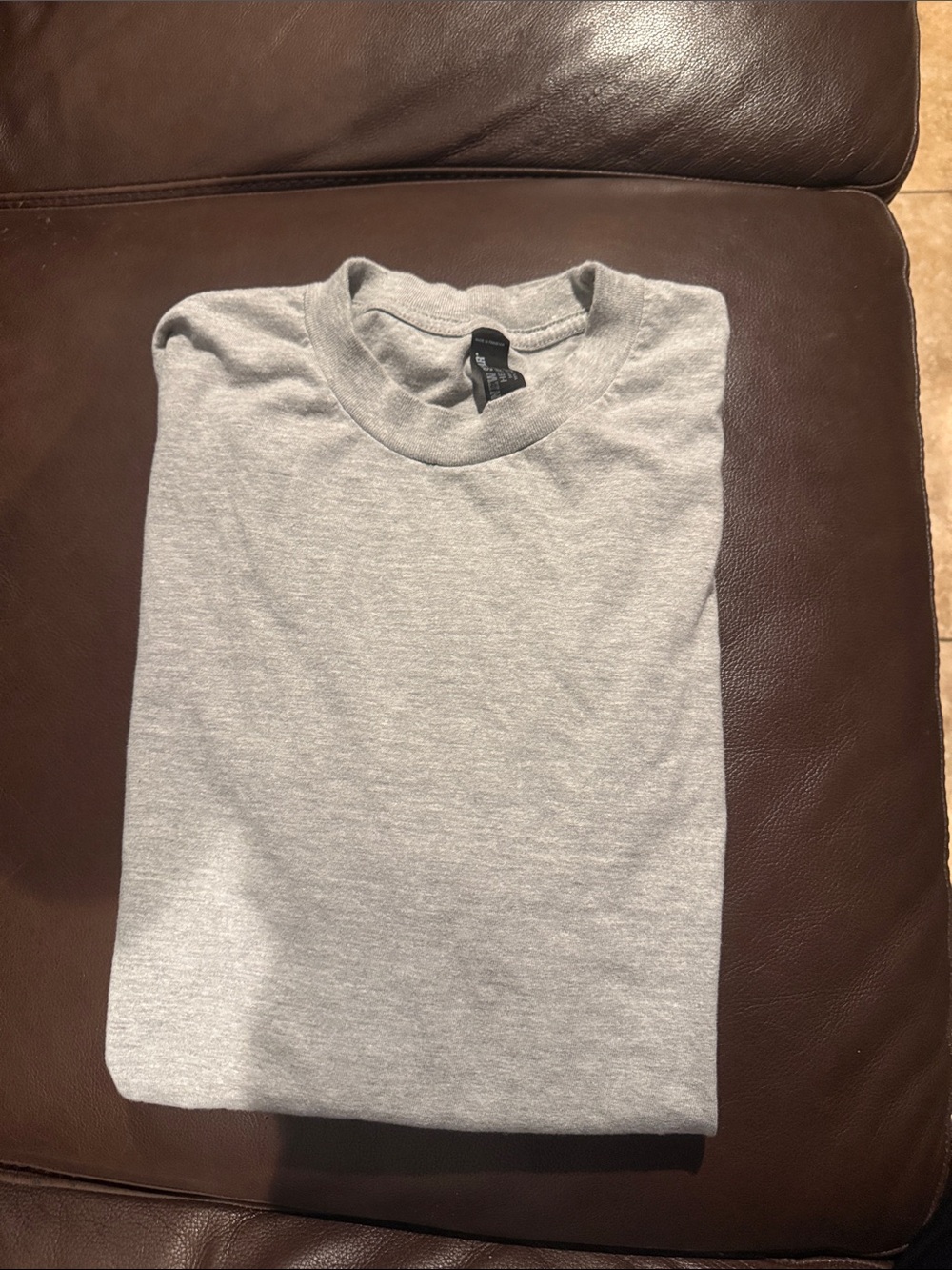 Men's Short Sleeve Crewneck Tee in Light Gray